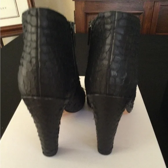 VINCE - Sierra Open Toed raw ‘Python’ style Booties - Picture 3 of 5